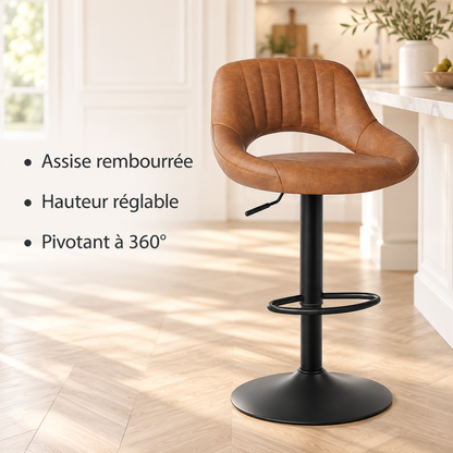 Chaise de bar marron en situation : assise rembourrée, hauteur réglable et rotation à 360°.