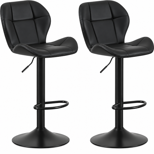 Lot de deux tabourets noirs à dossier rembourré et pied réglable noir sur fond blanc.