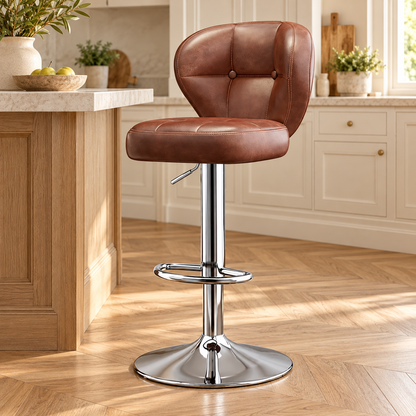 Tabouret vintage marron chrome repose pieds, dans une cuisine lumineuse.