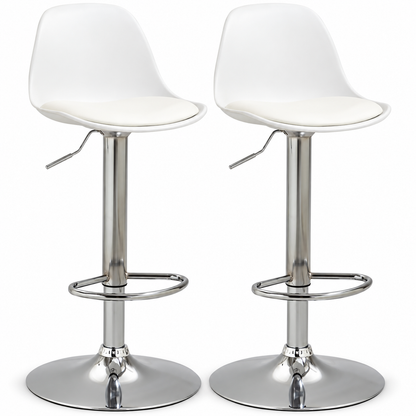 Lot de deux tabourets de bar blancs à coque et coussin, pied chromé réglable et repose-pieds circulaire sur fond blanc.