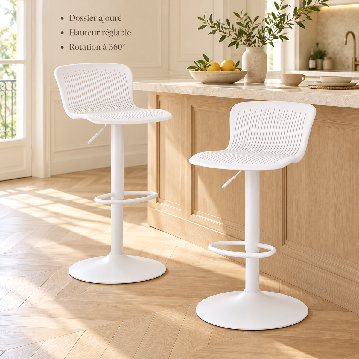 Tabourets blancs en cuisine : dossier ajouré, hauteur réglable et rotation à 360°.